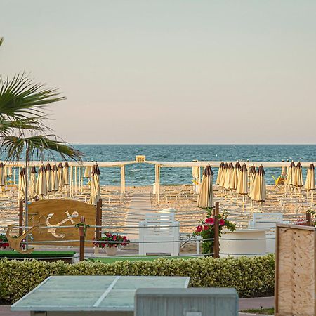 Hotel Avana Fronte Mare Riccione Exteriér fotografie