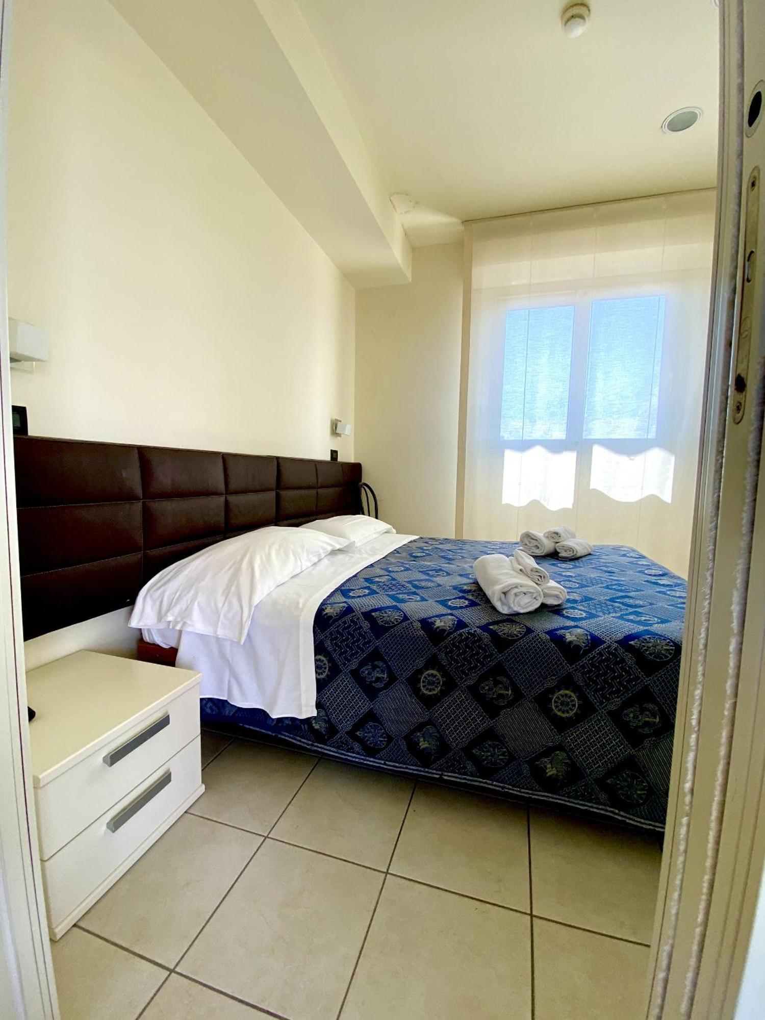 Hotel Avana Fronte Mare Riccione Pokoj fotografie