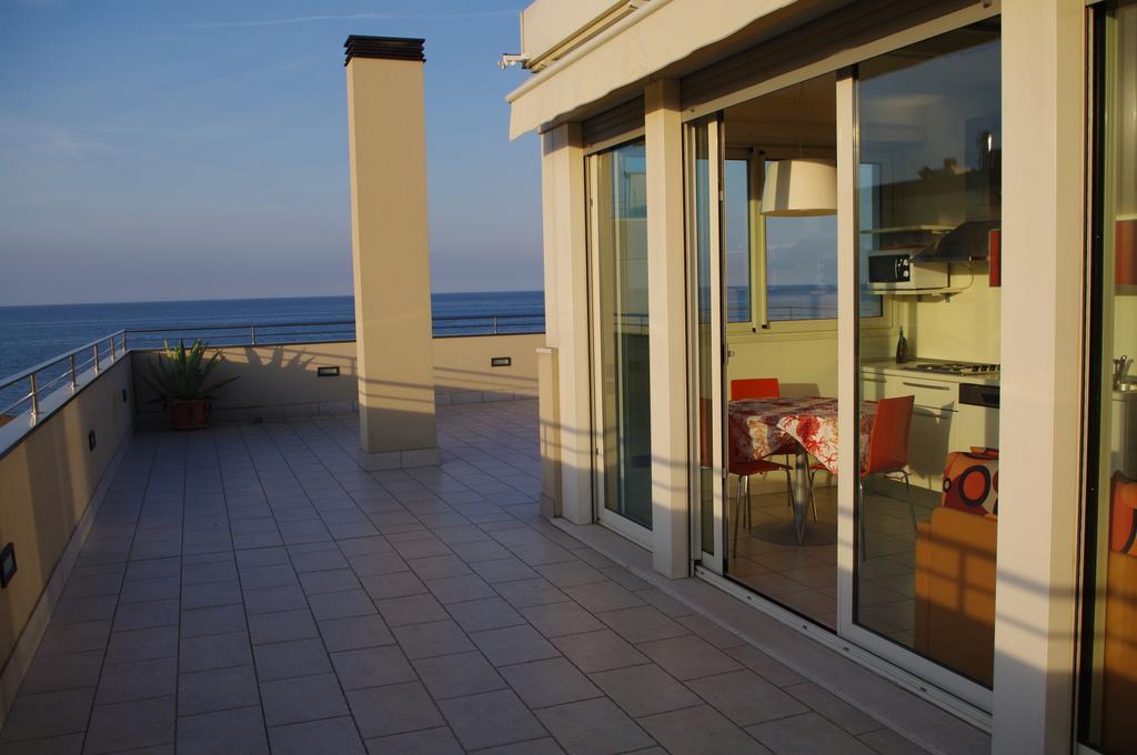 Hotel Avana Fronte Mare Riccione Exteriér fotografie